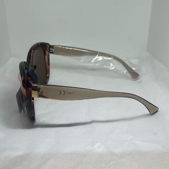 Giselle Giselle Butterfly Women’s Sunglasses - Picture 2 of 3